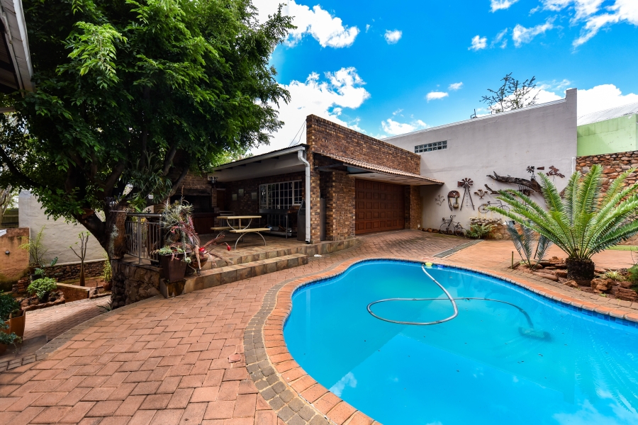 6 Bedroom Property for Sale in Riviera Gauteng