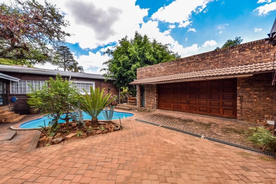 6 Bedroom Property for Sale in Riviera Gauteng