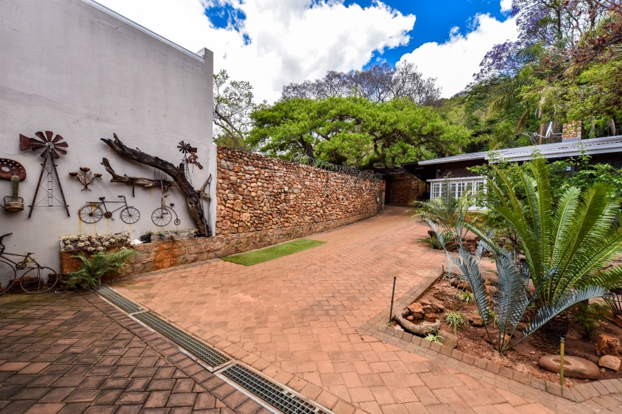 6 Bedroom Property for Sale in Riviera Gauteng