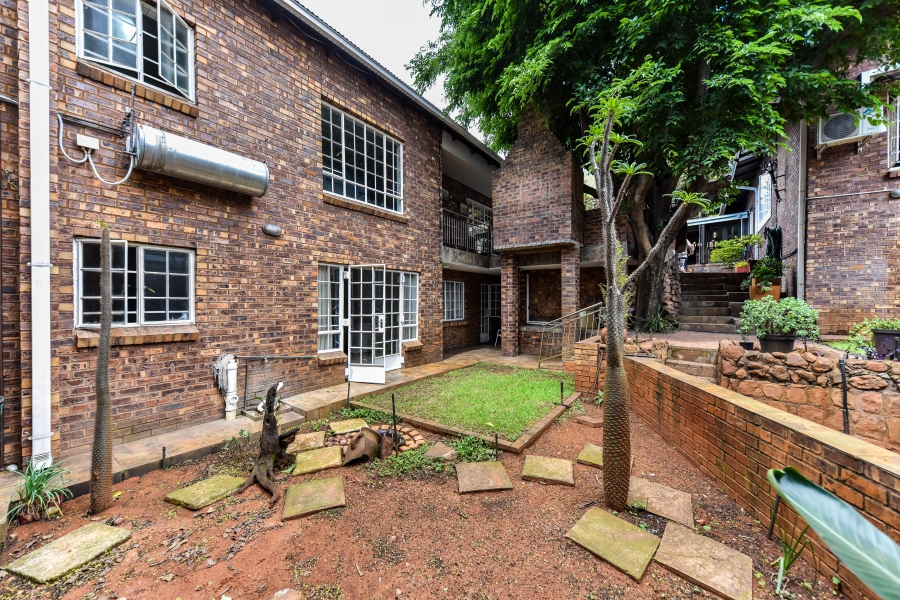 6 Bedroom Property for Sale in Riviera Gauteng