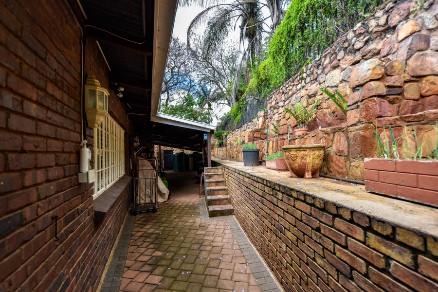 6 Bedroom Property for Sale in Riviera Gauteng