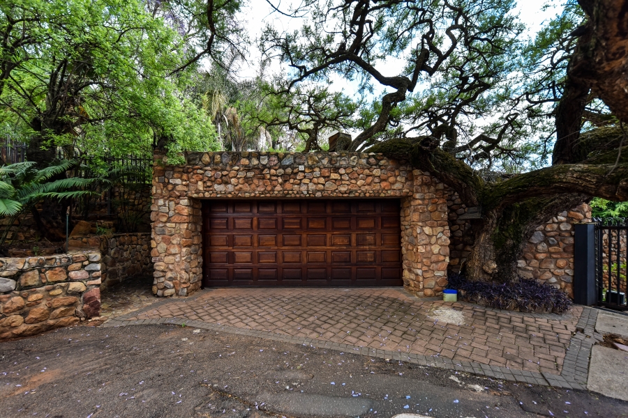6 Bedroom Property for Sale in Riviera Gauteng