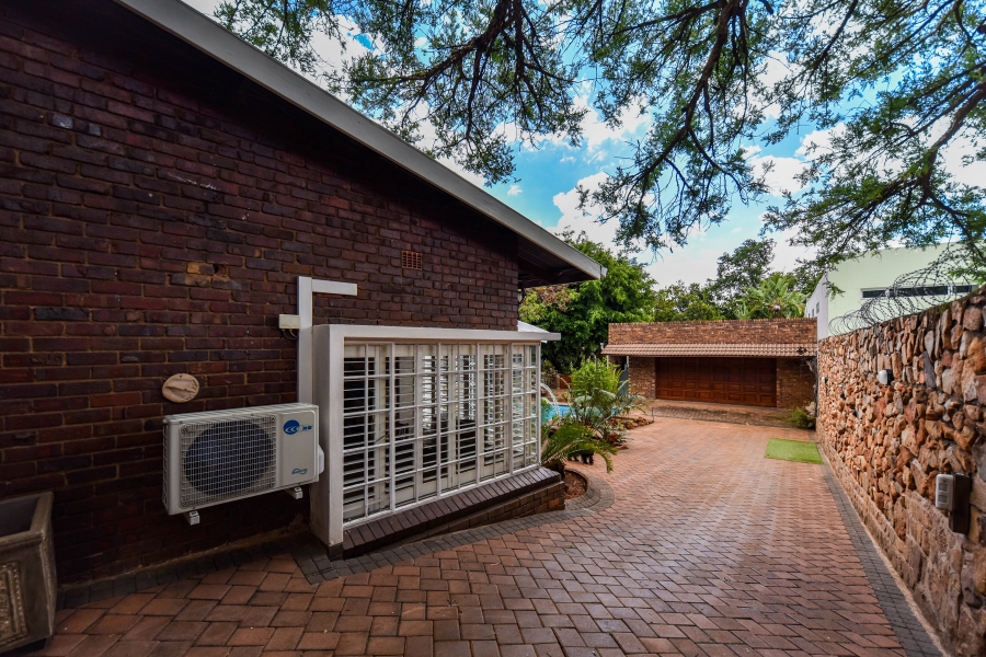 6 Bedroom Property for Sale in Riviera Gauteng