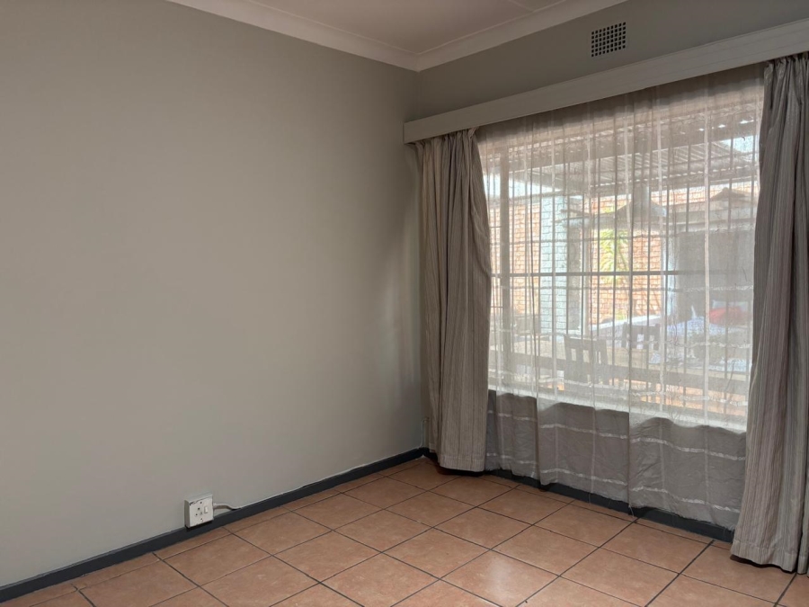 To Let 3 Bedroom Property for Rent in Waverley Gauteng