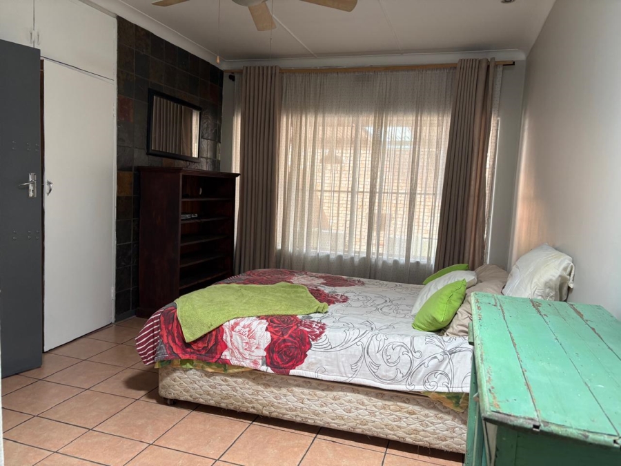 To Let 3 Bedroom Property for Rent in Waverley Gauteng