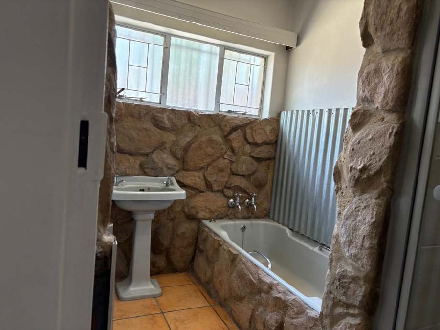 To Let 3 Bedroom Property for Rent in Waverley Gauteng