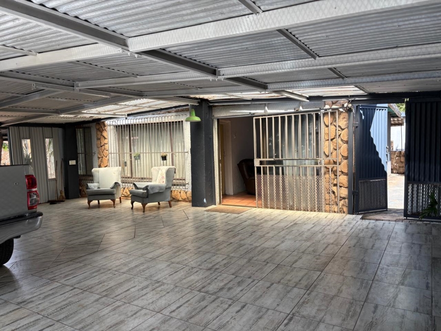 To Let 3 Bedroom Property for Rent in Waverley Gauteng
