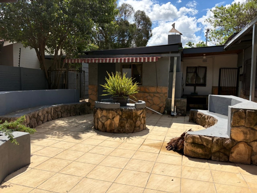 To Let 3 Bedroom Property for Rent in Waverley Gauteng