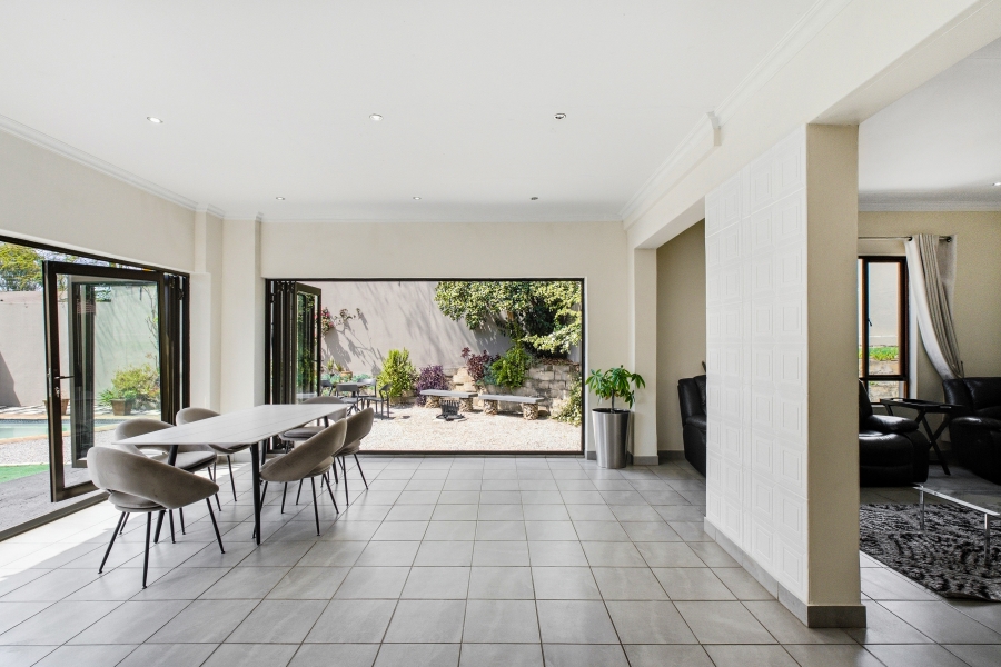 4 Bedroom Property for Sale in Douglasdale Gauteng