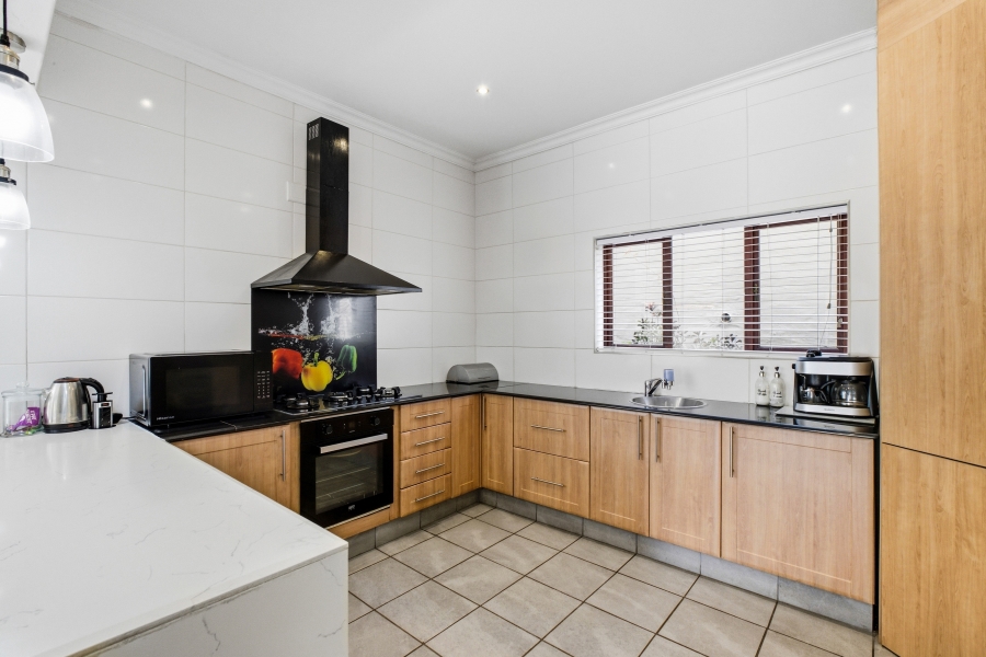4 Bedroom Property for Sale in Douglasdale Gauteng