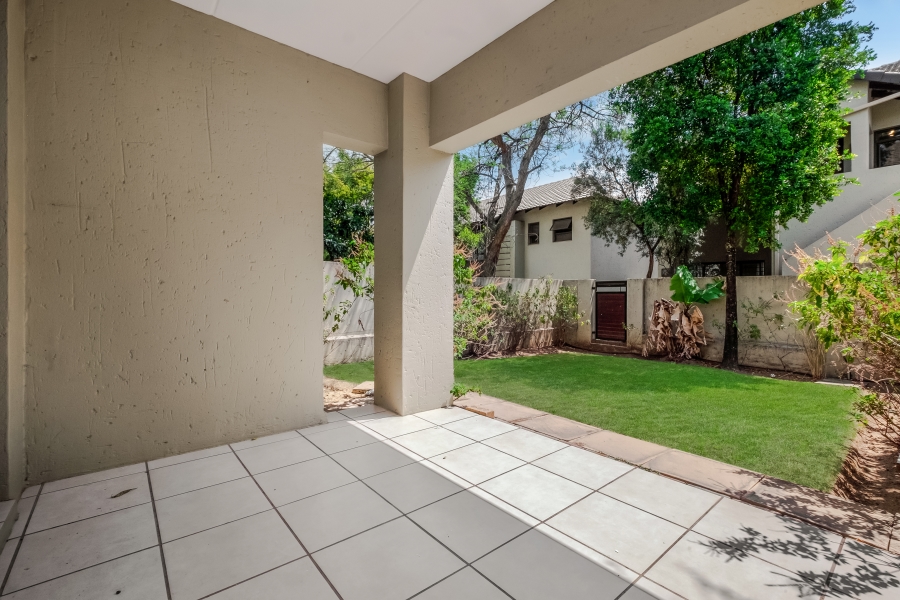 To Let 2 Bedroom Property for Rent in Fourways Gauteng