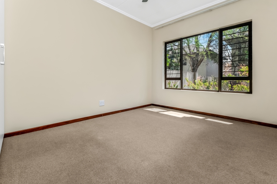 To Let 2 Bedroom Property for Rent in Fourways Gauteng
