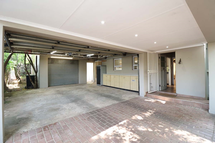To Let 4 Bedroom Property for Rent in Sandringham Gauteng