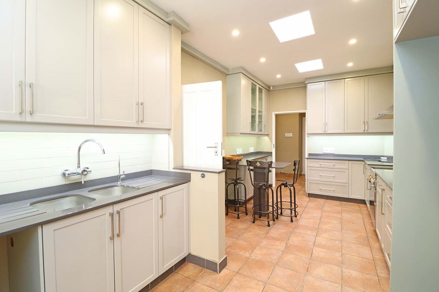 To Let 4 Bedroom Property for Rent in Sandringham Gauteng