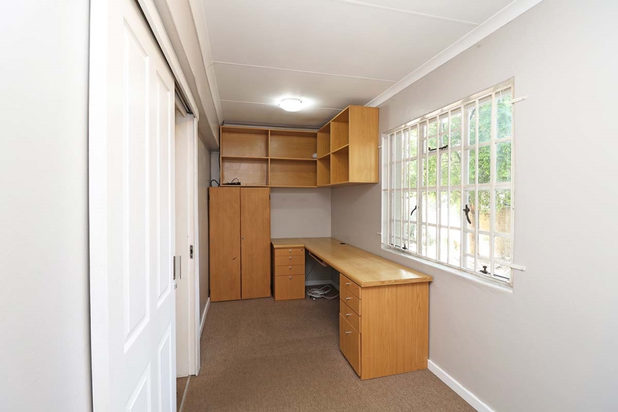 To Let 4 Bedroom Property for Rent in Sandringham Gauteng