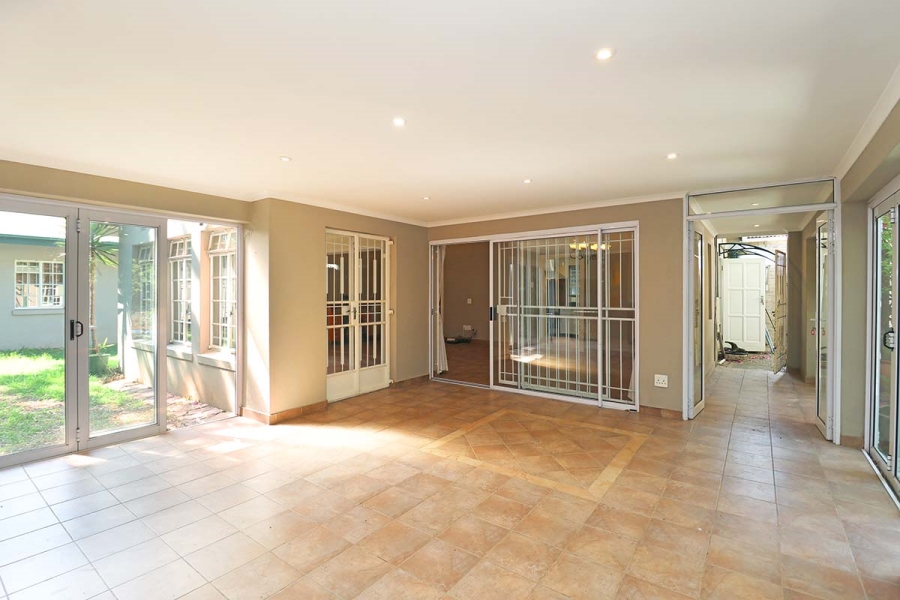 To Let 4 Bedroom Property for Rent in Sandringham Gauteng
