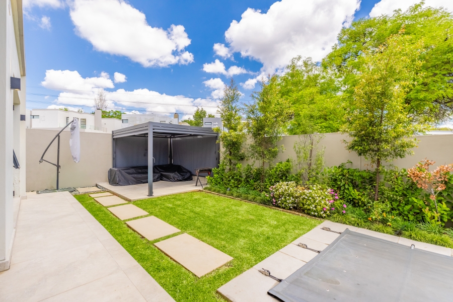 4 Bedroom Property for Sale in Lonehill Gauteng