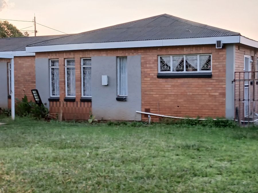 3 Bedroom Property for Sale in Selection Park Gauteng