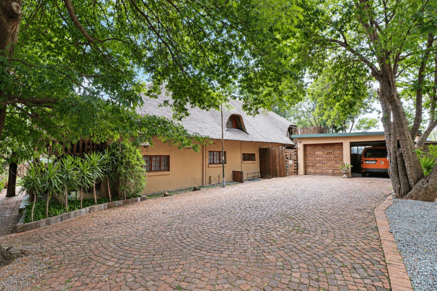 12 Bedroom Property for Sale in Glen Austin Gauteng