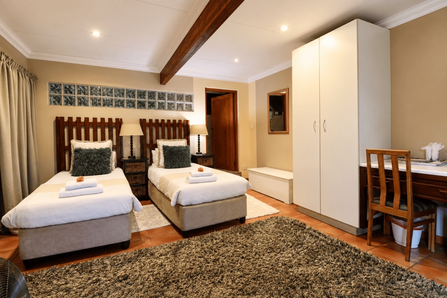 12 Bedroom Property for Sale in Glen Austin Gauteng