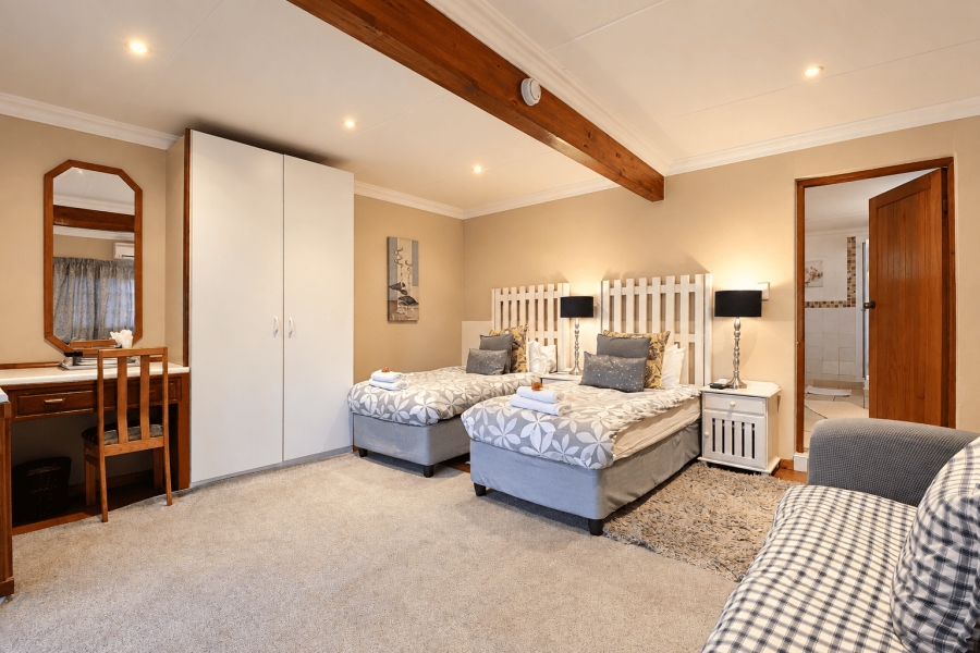 12 Bedroom Property for Sale in Glen Austin Gauteng