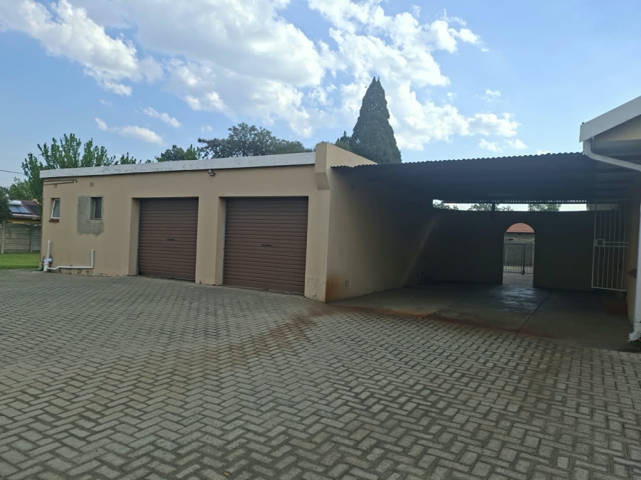 7 Bedroom Property for Sale in Bedworth Park Gauteng