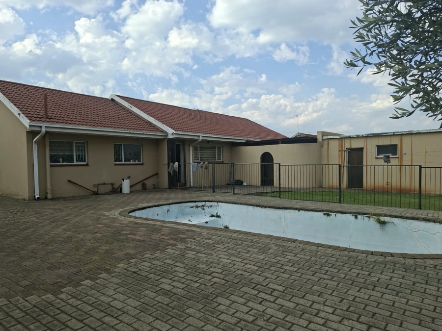 7 Bedroom Property for Sale in Bedworth Park Gauteng