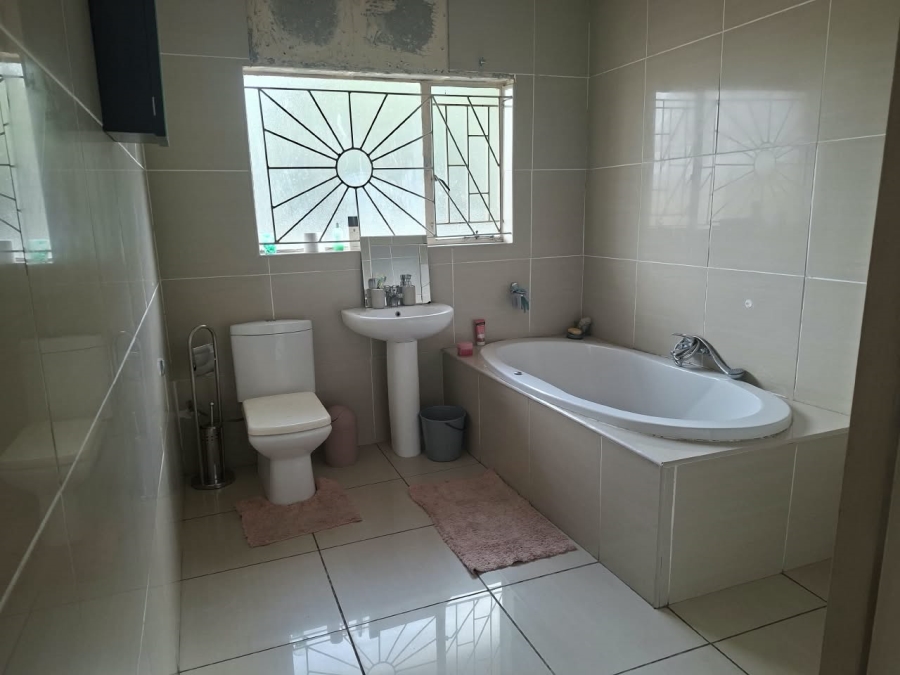 7 Bedroom Property for Sale in Bedworth Park Gauteng