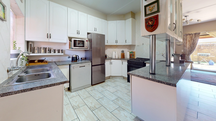 3 Bedroom Property for Sale in Bartlett Gauteng