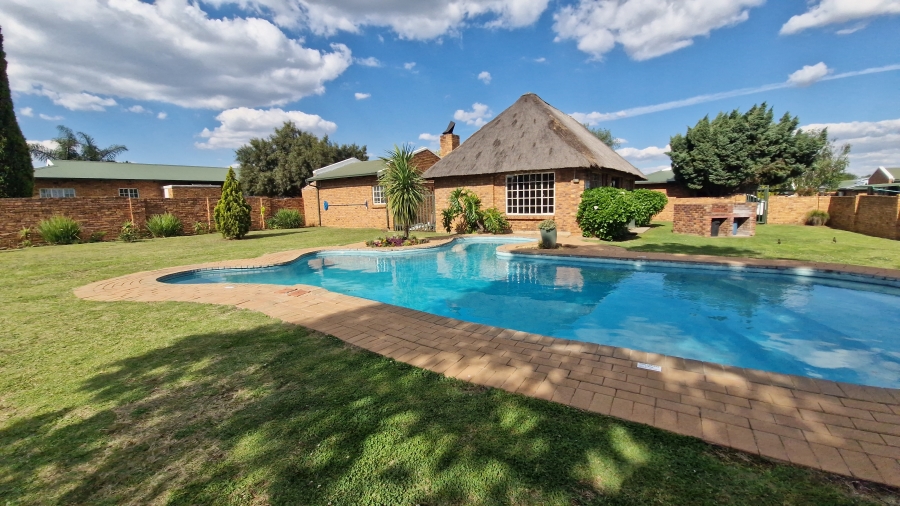 2 Bedroom Property for Sale in Sunair Park Gauteng