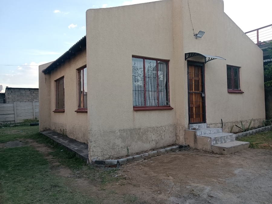 2 Bedroom Property for Sale in Olievenhoutbosch Gauteng