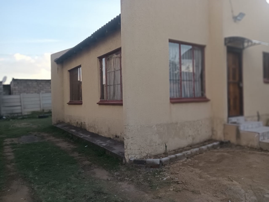 2 Bedroom Property for Sale in Olievenhoutbosch Gauteng