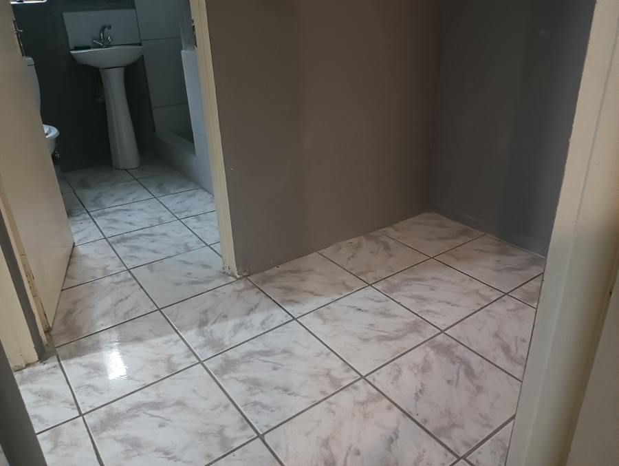 2 Bedroom Property for Sale in Olievenhoutbosch Gauteng