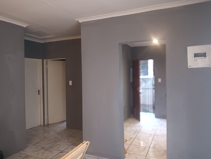2 Bedroom Property for Sale in Olievenhoutbosch Gauteng