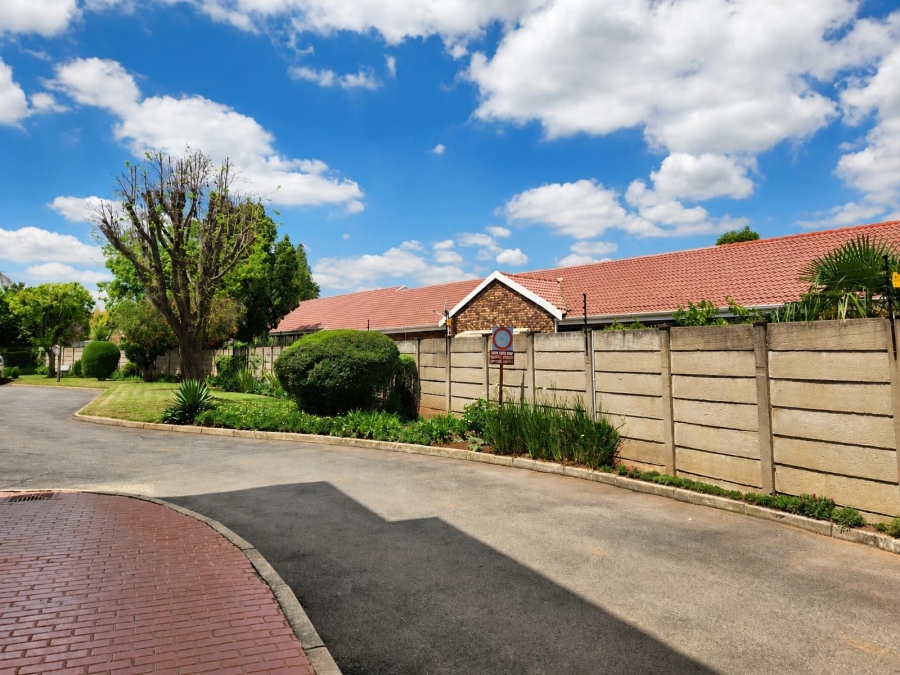 2 Bedroom Property for Sale in Three Rivers Gauteng