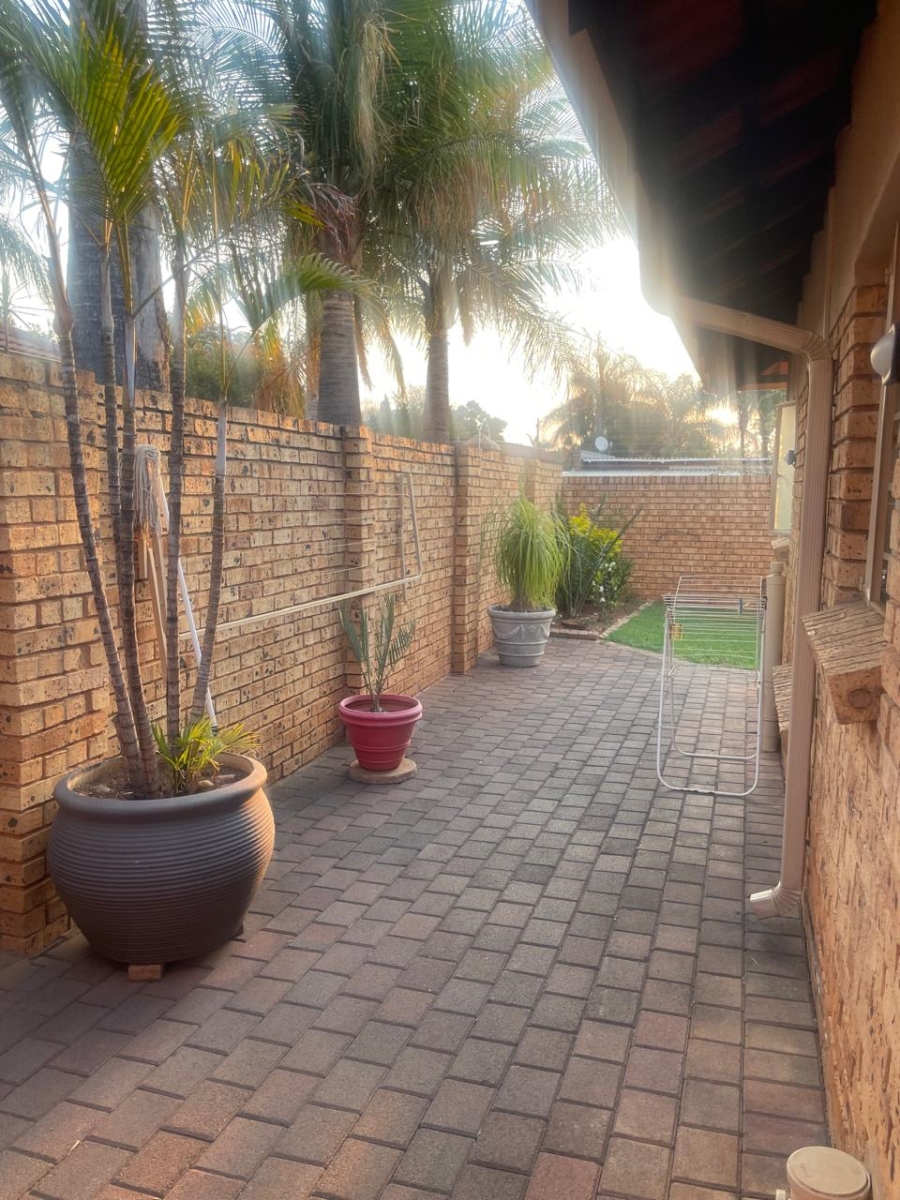 3 Bedroom Property for Sale in Sinoville Gauteng