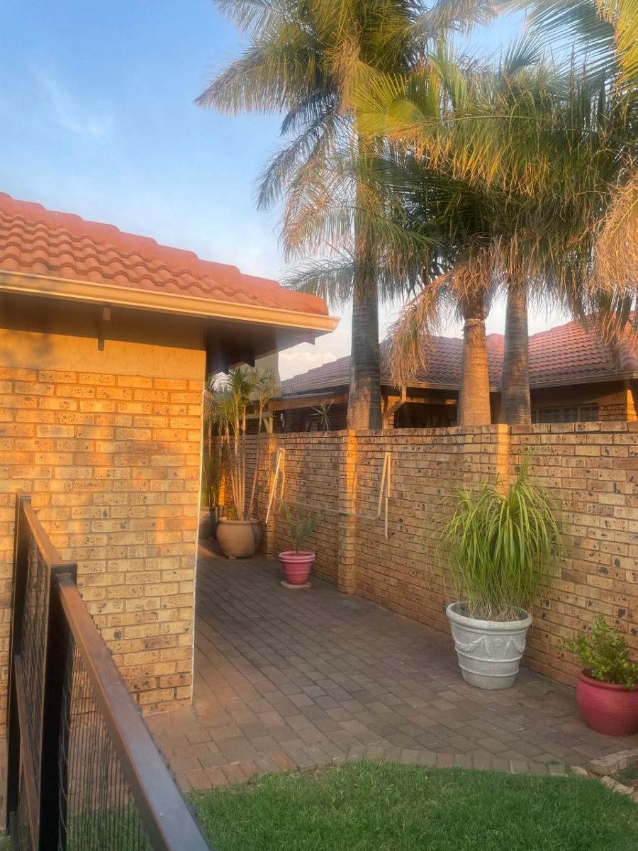 3 Bedroom Property for Sale in Sinoville Gauteng