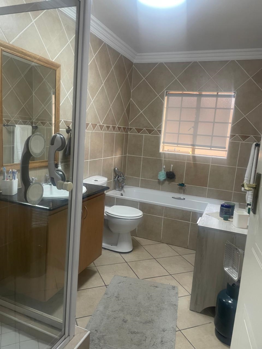 3 Bedroom Property for Sale in Sinoville Gauteng
