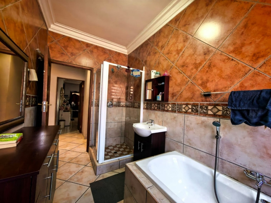 3 Bedroom Property for Sale in Rose Acres Estate Gauteng