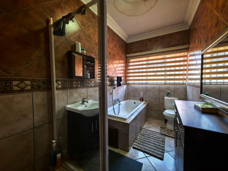 3 Bedroom Property for Sale in Rose Acres Estate Gauteng