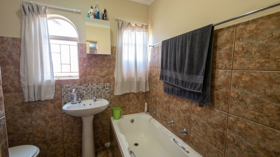 2 Bedroom Property for Sale in Doornpoort Gauteng
