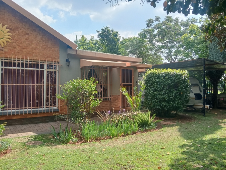 5 Bedroom Property for Sale in Birchleigh Gauteng