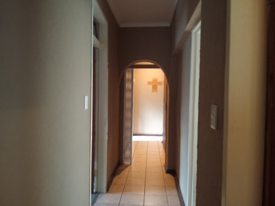 5 Bedroom Property for Sale in Birchleigh Gauteng