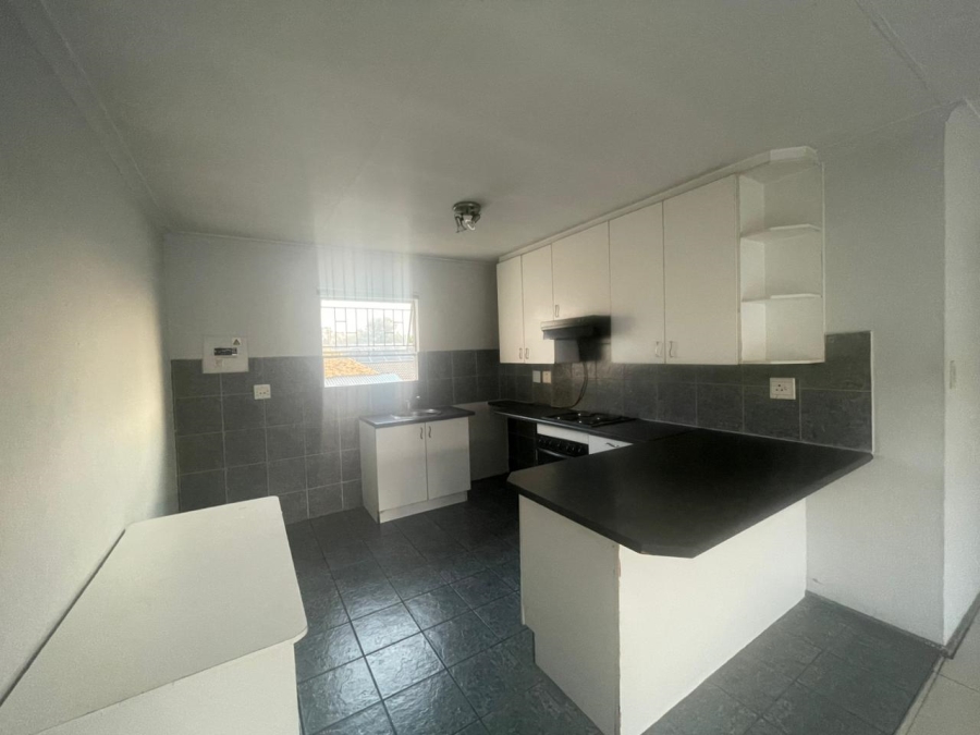 2 Bedroom Property for Sale in Vorna Valley Gauteng