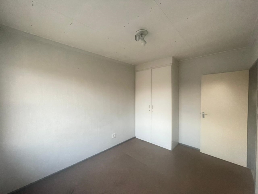 2 Bedroom Property for Sale in Vorna Valley Gauteng