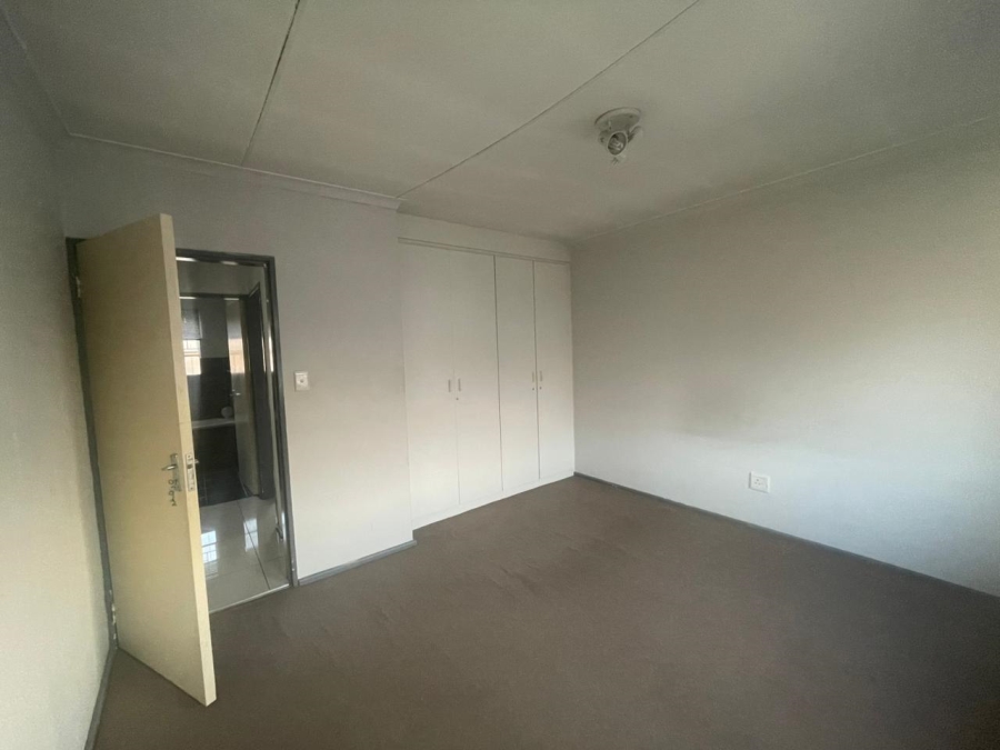 2 Bedroom Property for Sale in Vorna Valley Gauteng