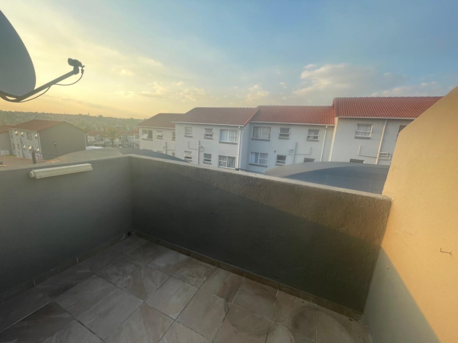 2 Bedroom Property for Sale in Vorna Valley Gauteng
