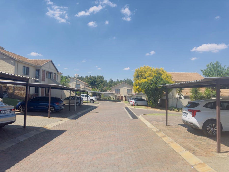 3 Bedroom Property for Sale in Carlswald Gauteng
