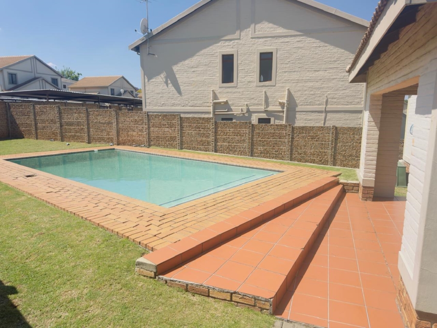 3 Bedroom Property for Sale in Carlswald Gauteng
