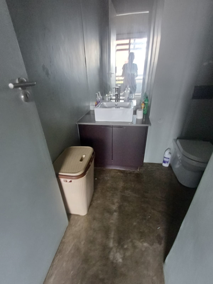1 Bedroom Property for Sale in New Doornfontein Gauteng